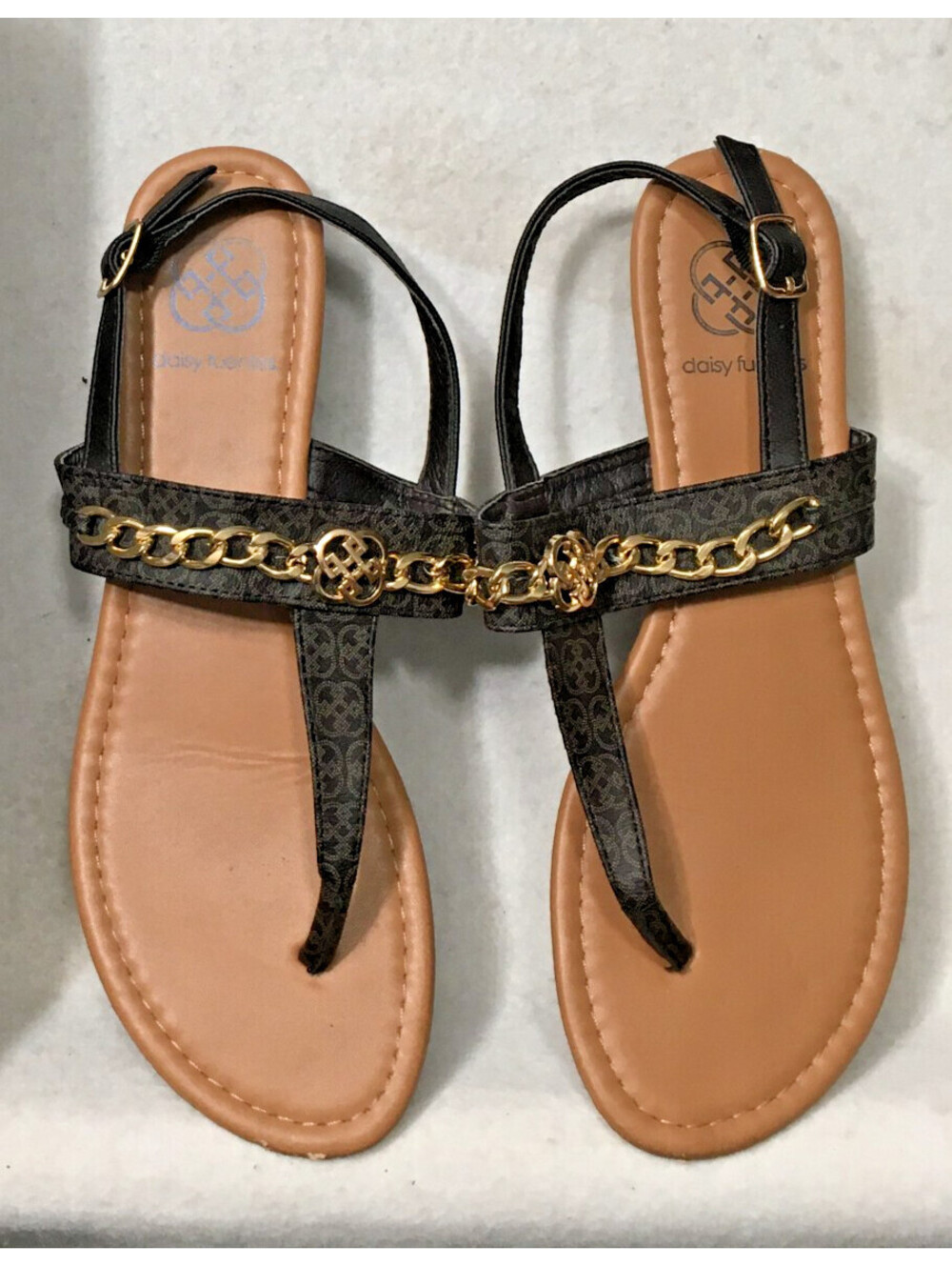 Daisy Fuentes Womens Sandals Boho Beach gold accent strap size 9 womens